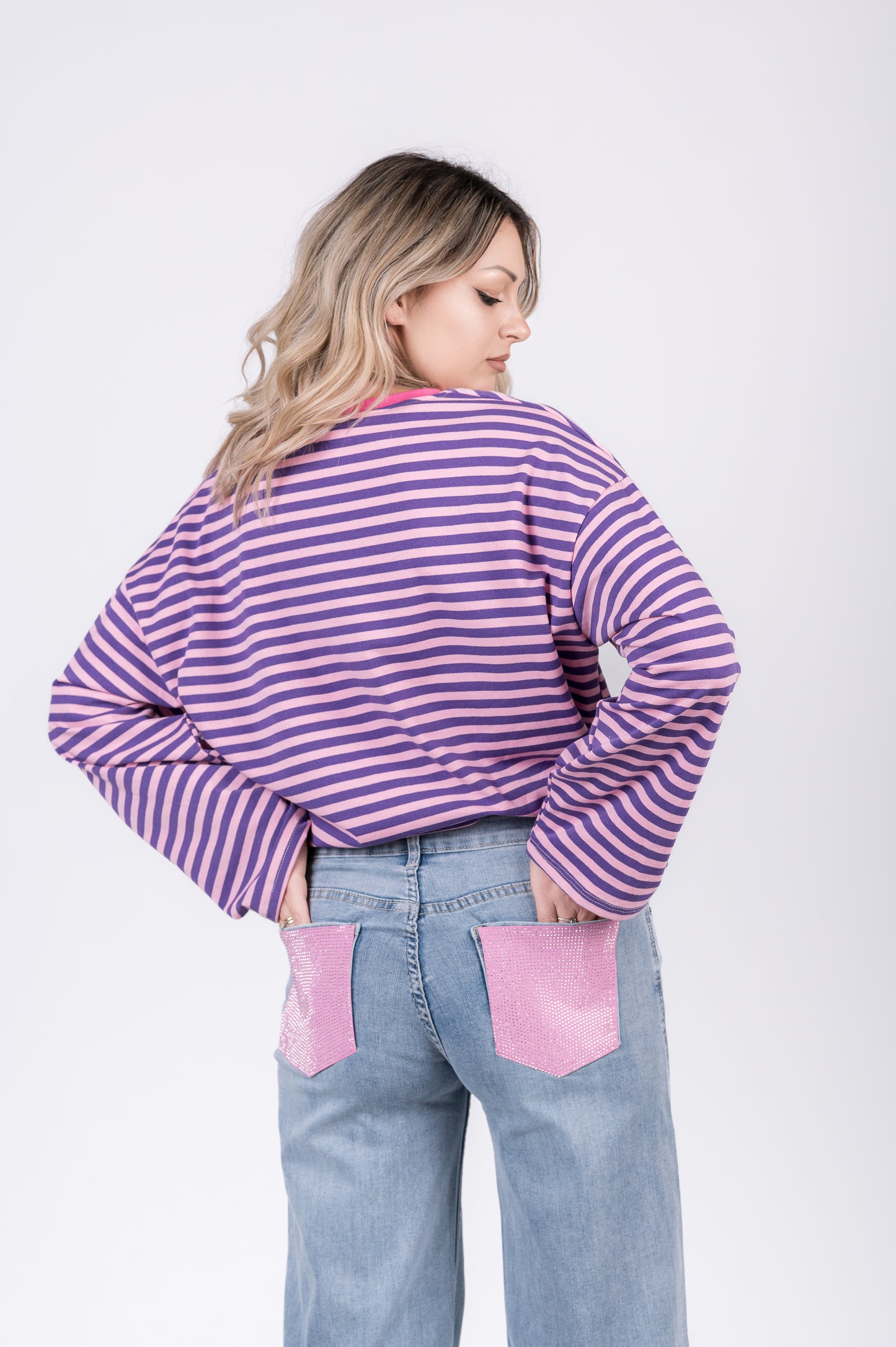 Jeans wide leg con tasche gioiello