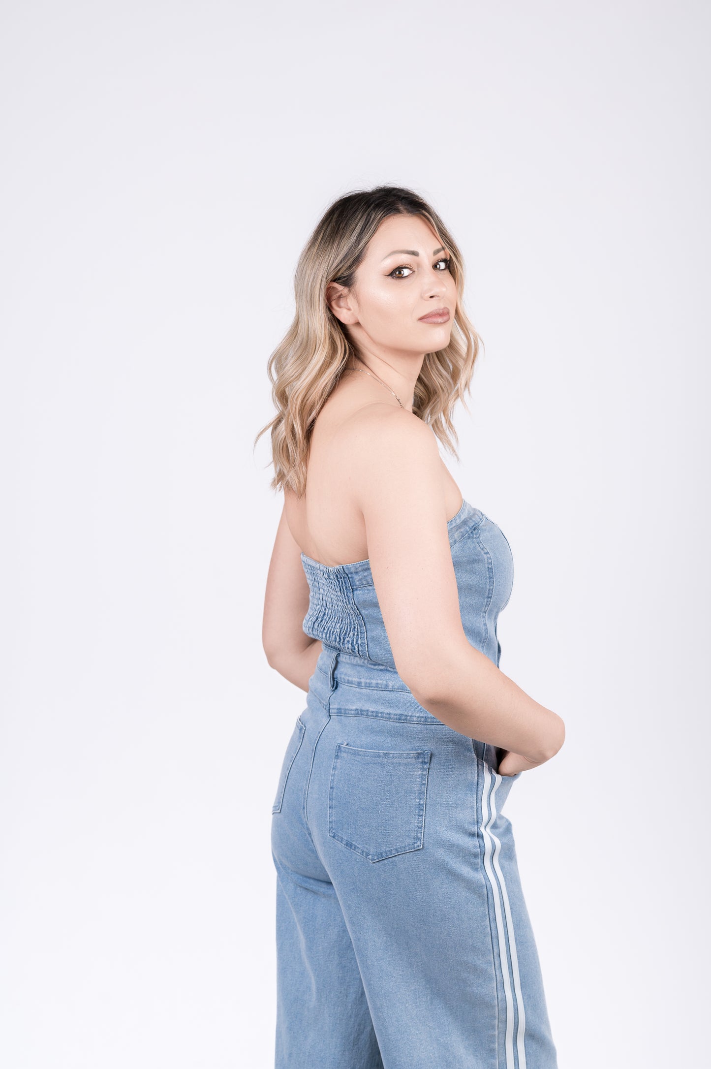 Salopette Minimalista in Denim