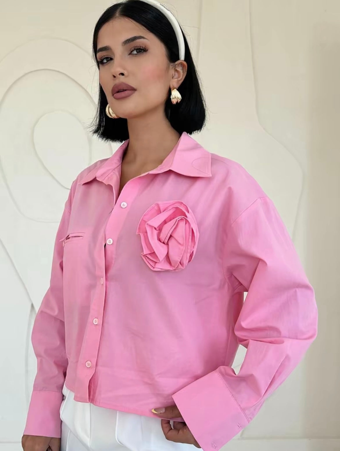 Camicia Rosa Cropped con Maxi Fiore