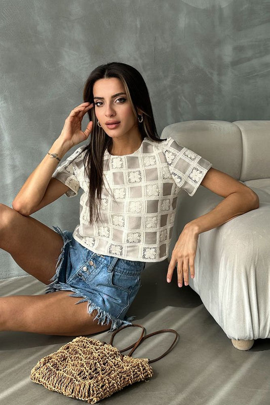 Top Traforato in Pizzo Geometrico