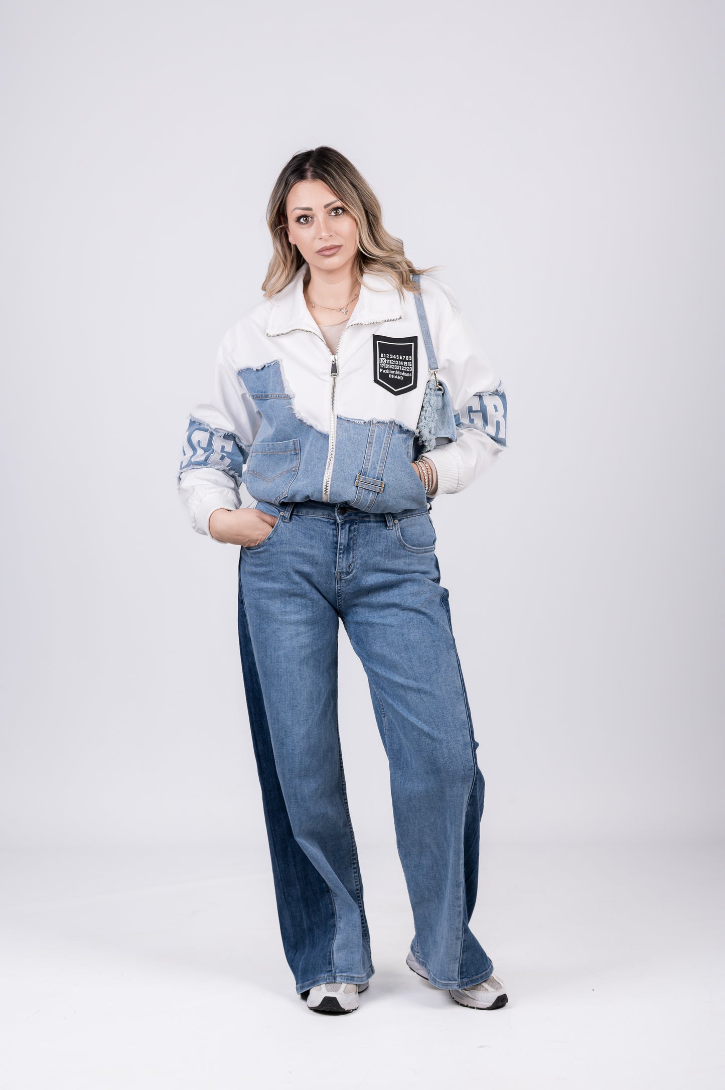 Jeans wide leg con banda laterale