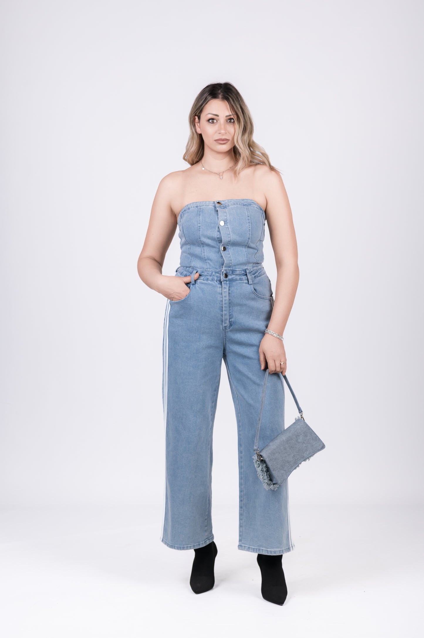 Salopette Minimalista in Denim